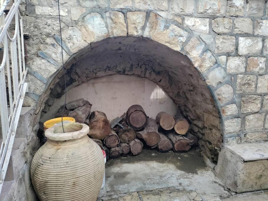 שלווה בעיר העתיקה - Peace In The Heart Of The Old City Safed Exterior photo